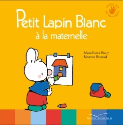 Petit lapin blanc à la maternelle